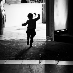 Enfant, petite Danseuse en noir et blanc
